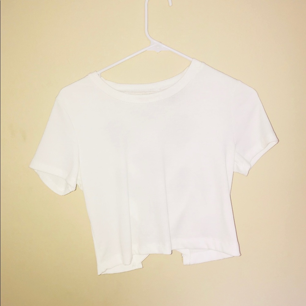 Cage back, ribbed, white crop top!